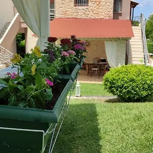 Maria's Luxury Kassandra